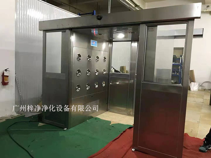 貨淋室是人員和貨物進入潔凈室所必需的通道，它可以減少貨物進出潔凈室所帶來的污染問題。